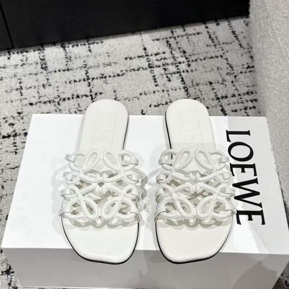 Loewe Women White leather sandals
